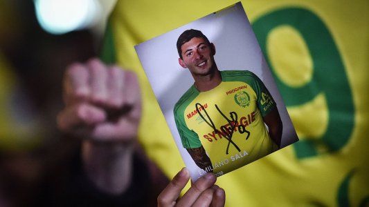 La hermana de Emiliano Sala se quebró y afirmó que la búsqueda continúa: Lo vamos a encontrar, está vivo