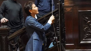 Mayra Mendoza respondió a las críticas por su pantalón de Boca y apuntó al fallo por la ley de Tierras