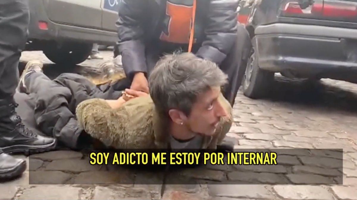 El joven fue detenido inicialmente por los vecinos de la zona (Foto: captura de TV).