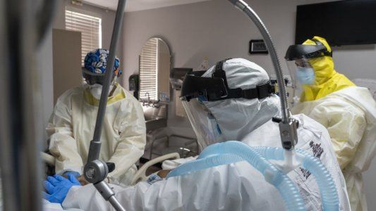 El Gobierno advierte que es el momento clave para minimizar la ocupación de camas de terapia intensiva y evitar el colapso del sistema sanitario