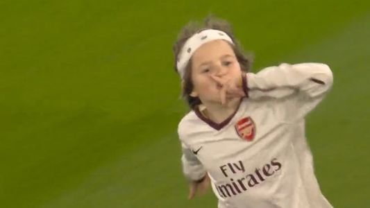 ¡Un atrevido! Un nene hizo un gol y silenció a los rivales