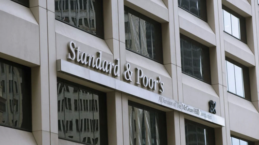 Una importante calificadora de riesgo mejoró la nota de la deuda argentina en pesos tras canje de bonos