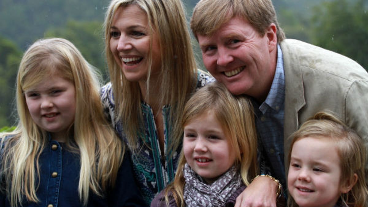 En familia. En Villa La Angostura, cuando la pareja real, con sus hijas, visitó Argentina en diciembre pasado.