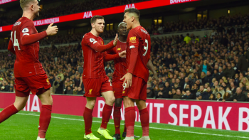 Liverpool le ganó 1-0 a Tottenham y logró el mejor arranque en la historia de la Premier League