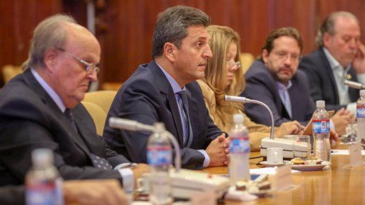 Massa sigue en campaña: ahora visitó la UIA y presentó sus propuestas a los industriales