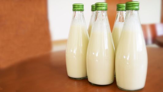 Insólito: le cerrarán las causas a quienes violaron la cuarentena en Mendoza a cambio de que donen dos cajas de leche