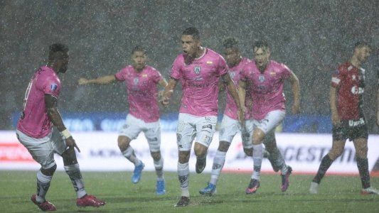 Final Copa Sudamericana: Colón luchó hasta el final pero cayó ante Independiente del Valle por 3-1