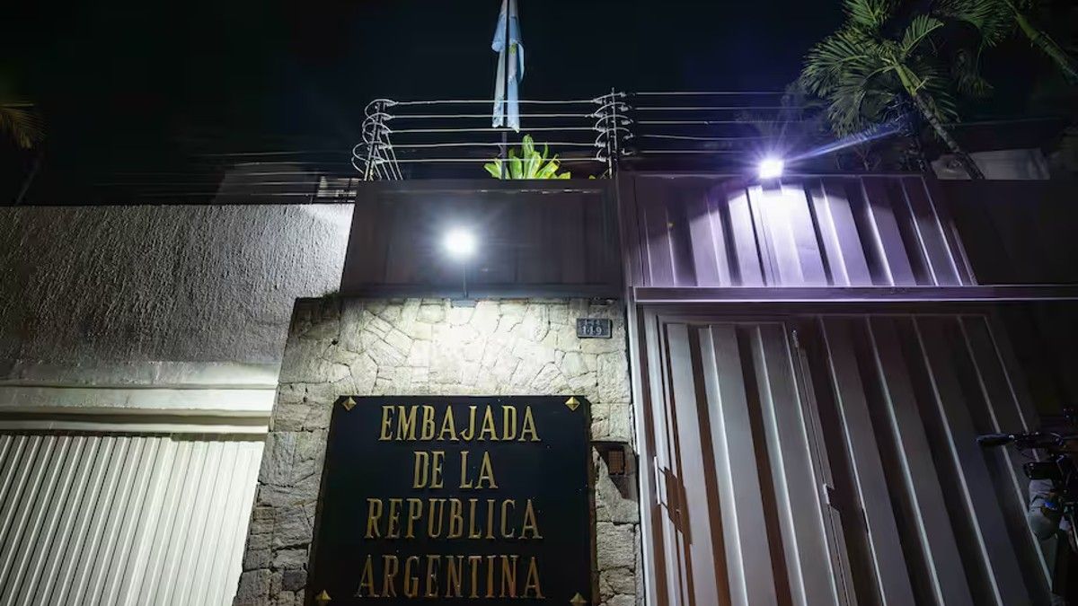 Venezuela revoca custodia de embajada argentina en Caracas