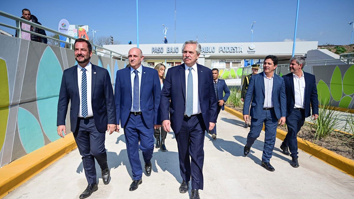 El presidente Alberto Fernández recorre la obra con Ariel Sujarchuk