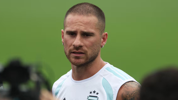 Alexis Mac Allister volvió a la Argentina y se hizo un retoque estético: la foto que generó revuelo