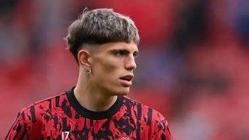 El polémico cruce de Alejandro Garnacho con un hincha del Manchester United