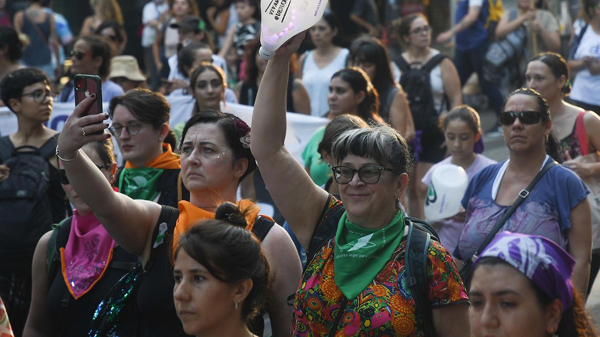 Mujeres de todo el país marcharon para decir basta de femicidios. (Foto: Télam)