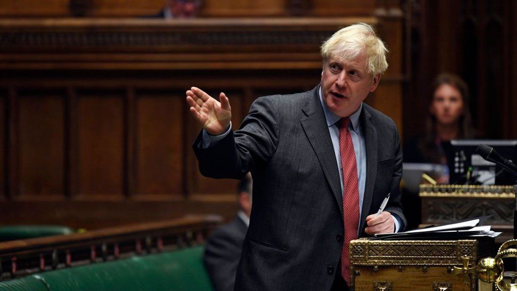 Reino Unido endurece las restricciones tras la aparición de una nueva cepa de COVID-19 que se propaga más rápido