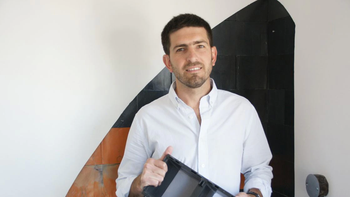 Un emprendedor argentino fabrica ladrillos de plástico que permiten construir casas como Rasti