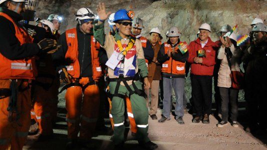 Ordenan indemnizar a 31 de los 33 mineros chilenos con 120 mil dólares