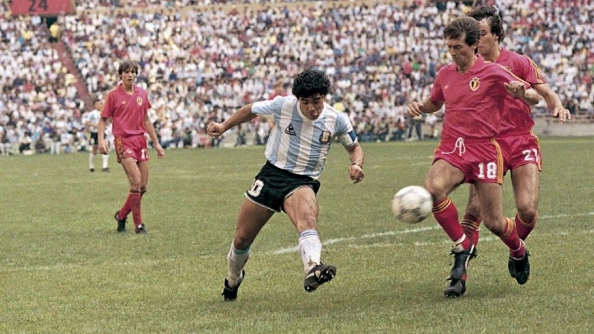 Maradona le convirtió dos goles a Bélgica en las semifinales de México 86. 