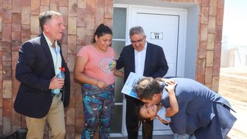 Maggiotti y Jalil entregaron 237 viviendas en la capital de Catamarca