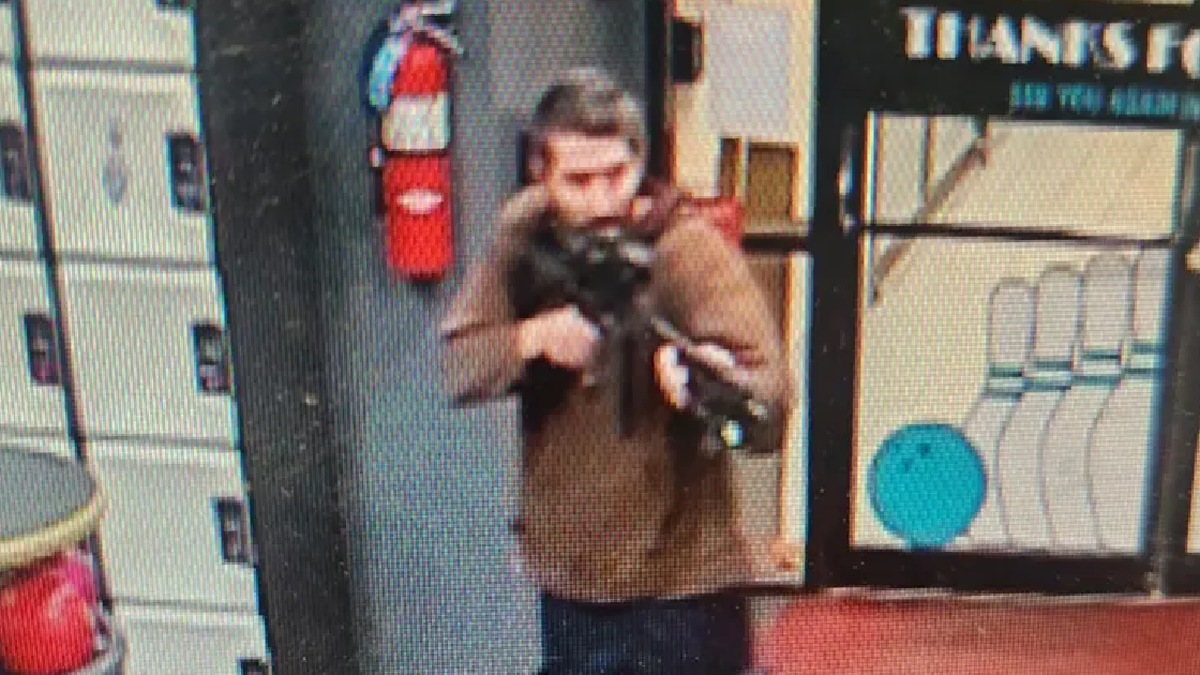 Al menos 22 muertos y 50 heridos en dos tiroteos en Estados Unidos. (Foto: captura)