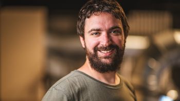 El científico argentino que dejó la ciencia para crear un emprendimiento que cambie la educación en el mundo