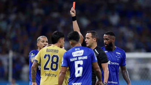 El crudo descargo de Adam Bareiro tras su expulsión ante Cruzeiro: Me toca...