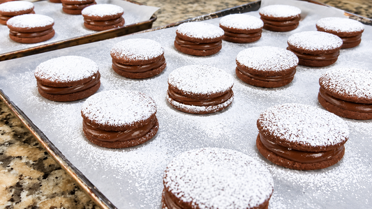 Alfajores de cacao, naranja y dulce de leche: la receta fácil y súper deliciosa para hacer en casa