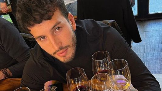 Sebastián Yatra a pura diversión en Argentina y muy cerca de dos famosas