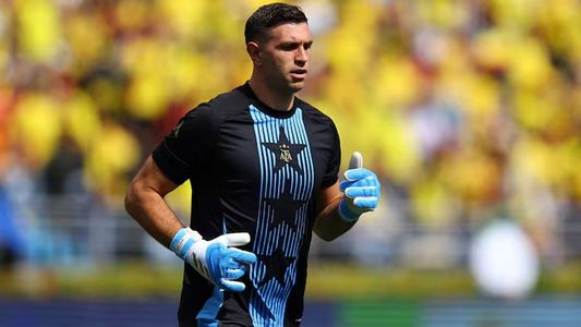 ¡Enfurecido! El gesto del Dibu Martínez tras la derrota de la Selección Argentina ante Colombia