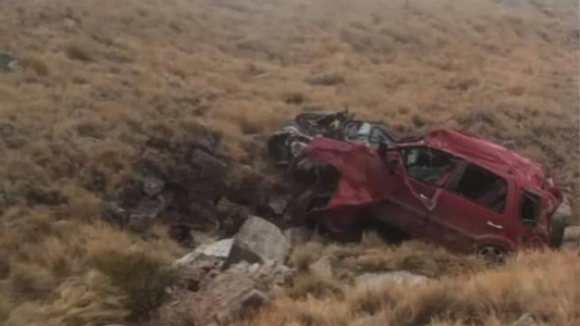 Desbarrancó un auto en Salta y murieron dos mujeres de 52 y 67 años