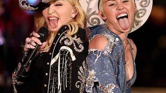 Madonna y Cyrus se vistieron de vaqueras para los MTV
