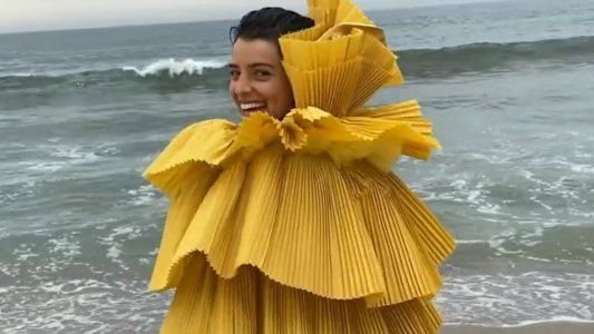 El llamativo video artístico de Calu Rivero en la playa