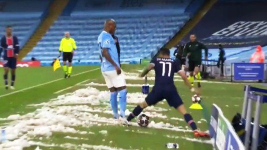 Sin sentido: la artera patada de Di María a Fernandinho, que perjudicó claramente al PSG