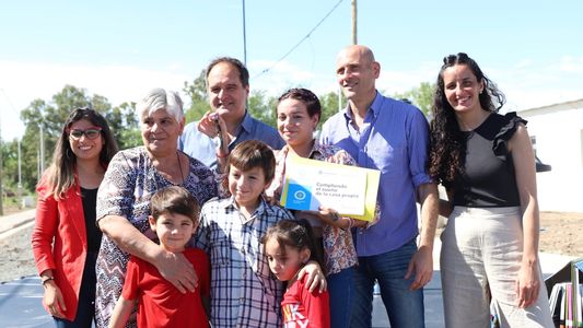 Programa Reconstruir: Santiago Maggiotti y Germán Lago entregaron viviendas en Alberti