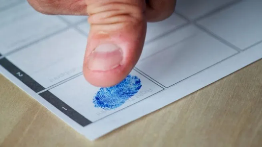 Elecciones 2023: habilitan la votación por huella dactilar como prueba piloto en doce provincias
