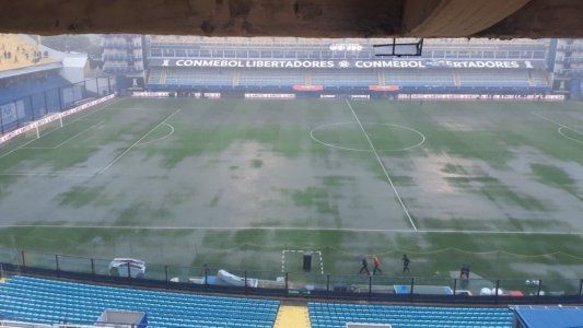 Un comité de la Conmebol recorre esta mañana la Bombonera para definir si se juega la Superfinal