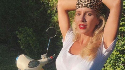 Laurita Fernández se sacó fotos en la pileta con un bikini animal print y encendió todo