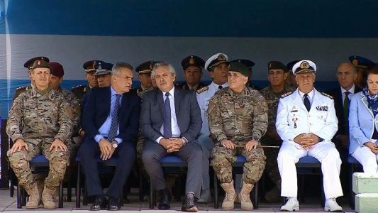 Alberto presentó a los nuevos jefes de las Fuerzas Armadas y celebró que “los oficiales hayan nacido en democracia”