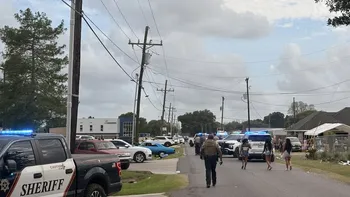 Terror en un desfile en EE.UU.: un auto embistió a la multitud y dejó al menos 15 heridos