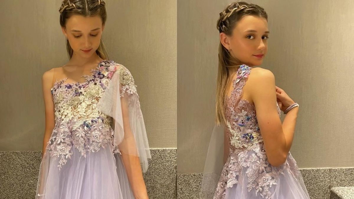 El look de M&iacute;a, la hija de Natalia Weber y Mauro Z&aacute;rate, para hacer su debut en la pasarela de alta costura.&nbsp;