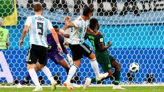 ¡Rojo salvador! El heroico 2-1 del lateral izquierdo para darle la clasificación a Argentina
