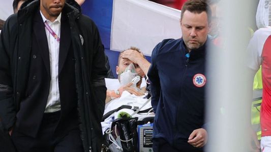 Conmoción en la Euro: Christian Eriksen se desplomó en pleno partido, fue reanimado y está fuera de peligro