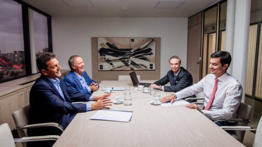 Después del cordobazo y de la foto de Cristina en el PJ, vuelve a reunirse la mesa de los galanes peronistas