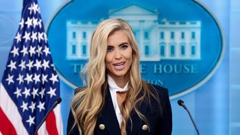 Por qué la vocera de Trump, Katie Zacharia, desató un escándalo en la Casa Blanca
