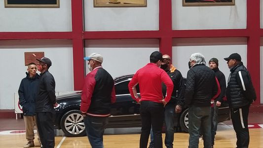 Independiente y una Asamblea que terminó con incidentes: así se retiró Hugo Moyano