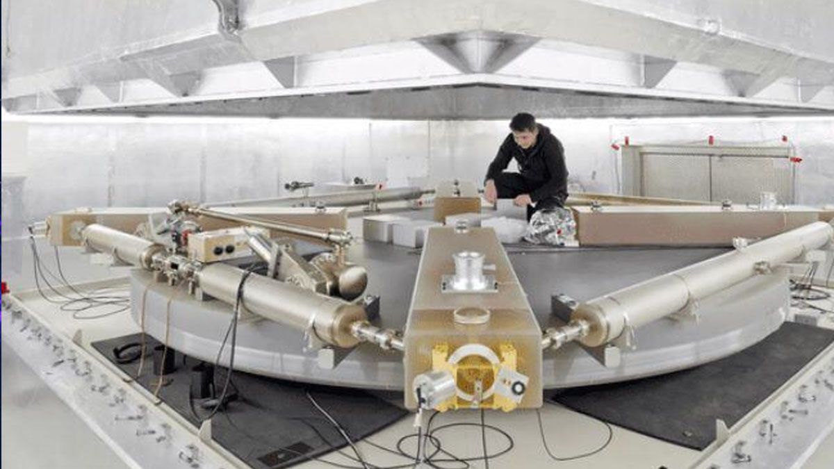 Un laser de enorme precisión en el laboratorio Geodésico de Wetzel en Alemania, predice que la Tierra tendrá días de 25 horas dentro de 200 millones de años. (Foto: Gentileza El país.)