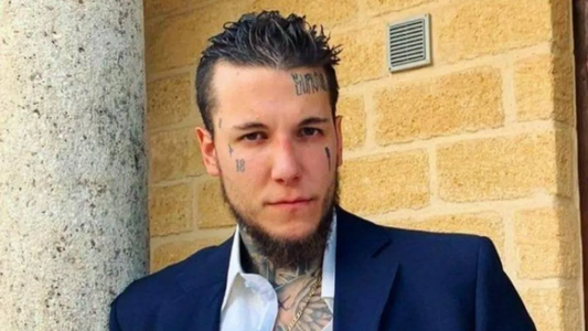 Los chats hot de Alex Caniggia con sus fans a pocos días de separarse de Melody Luz