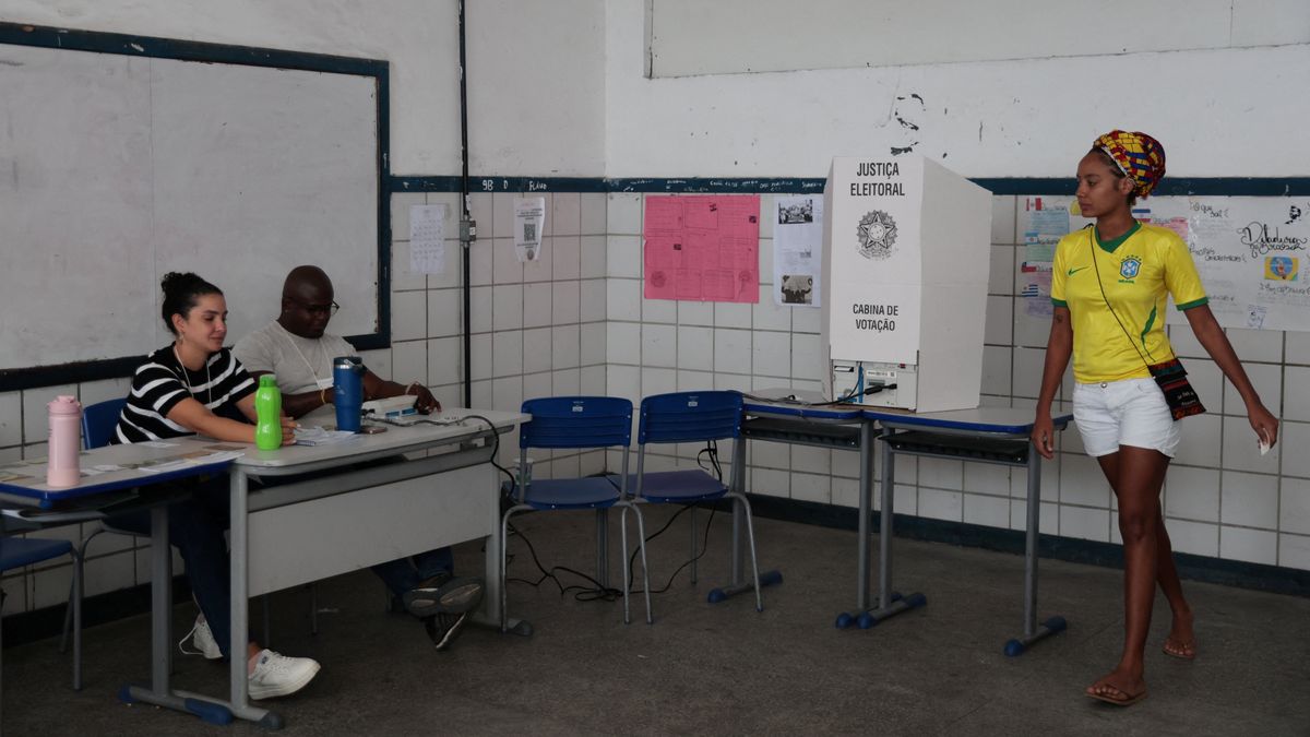 Las elecciones presidenciales en Brasil se desarrollan con normalidad y sin incidentes graves