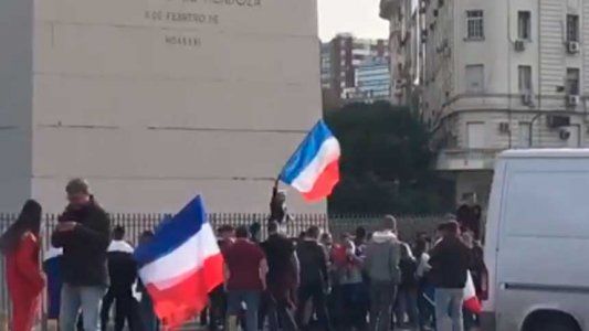 Como en la Torre Eiffel pero en el Obelisco: también se festejó en la Argentina