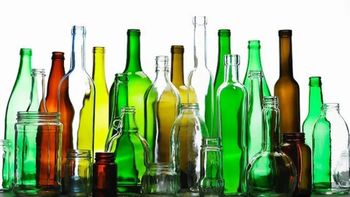 Si tenés botellas de vidrio en tu casa, tenés un tesoro: los trucos más simples para reutilizarlas