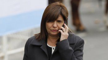 Bullrich defendió el nuevo protocolo para el uso de armas de fuego: Los agentes no van a tener que retroceder