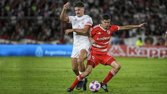 River goleó a Huracán con buen juego y mantiene la punta